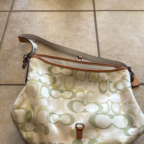 Coach purse - Picture 2 of 4